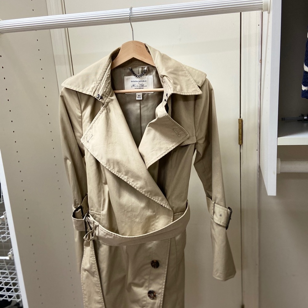 Banana republic Trench coat NW